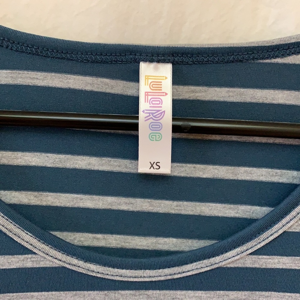 LuLa Roe top - Picture 3 of 6